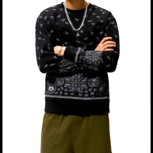 Gorgeous paisley sweatshirt from Zara!